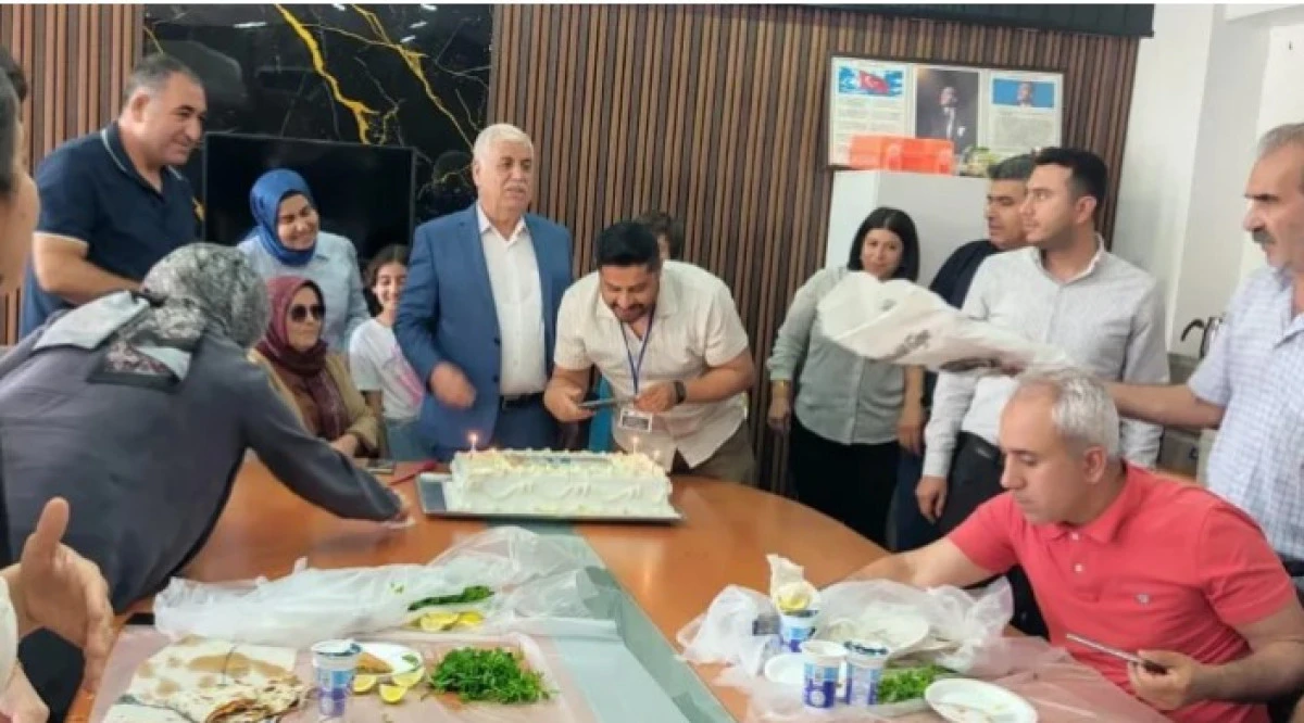 Şanlıurfa&rsquo;da 42 Yıllık Eğitim &Ccedil;ınarı Emekli Oldu