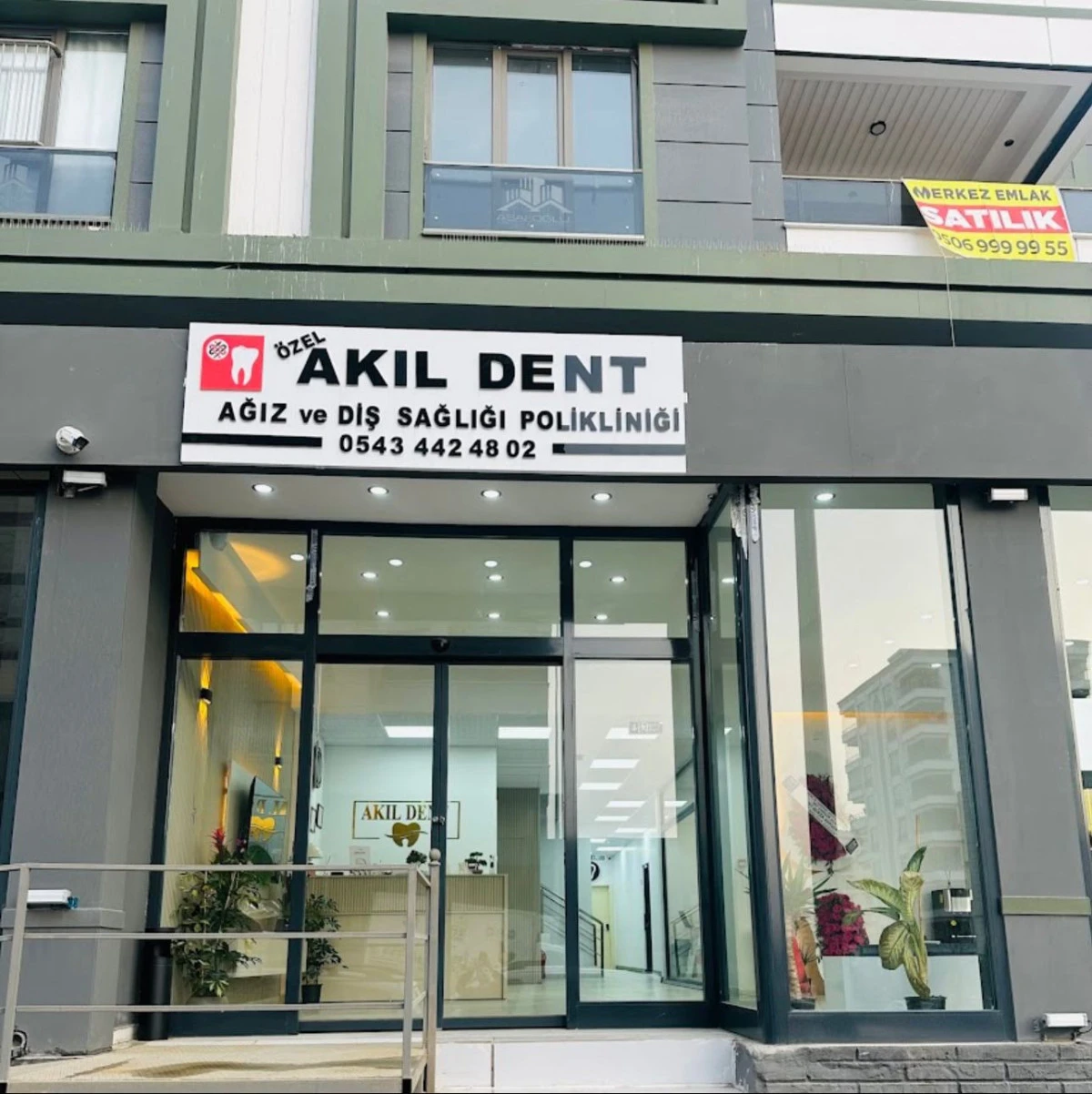 Şanlıurfa&rsquo;da Ağız ve Diş Sağlığında G&uuml;venin Adresi: Akıl Dent