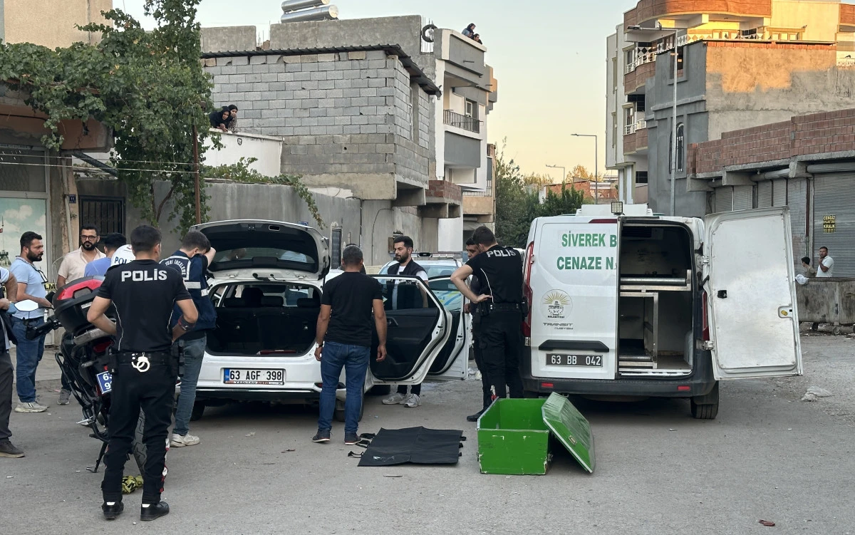 Şanlıurfa'da bir kişi otomobilde ölü bulundu