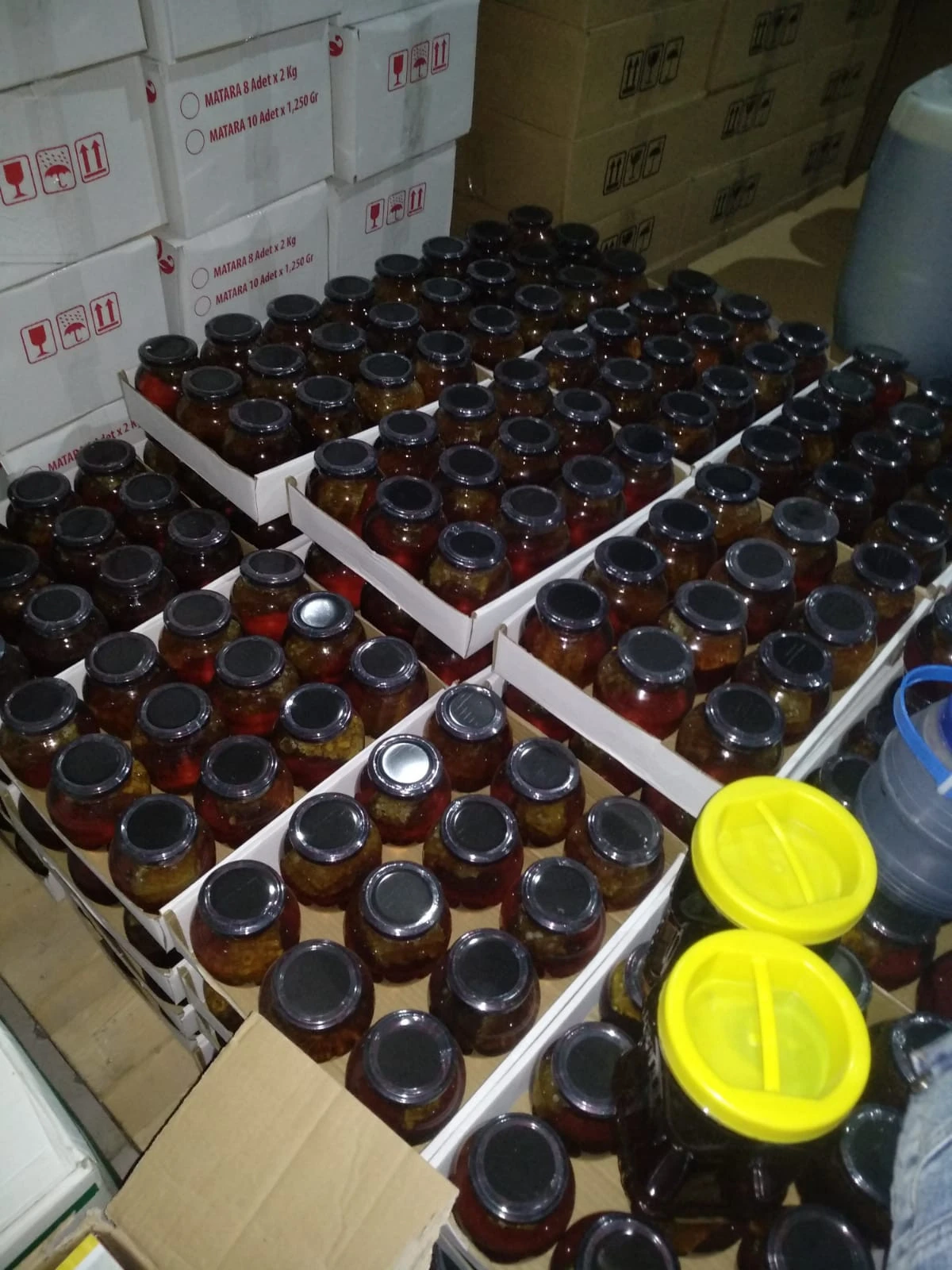 Şanlıurfa'da izinsiz üretilen 20 tondan fazla gıda ürünü ele geçirildi