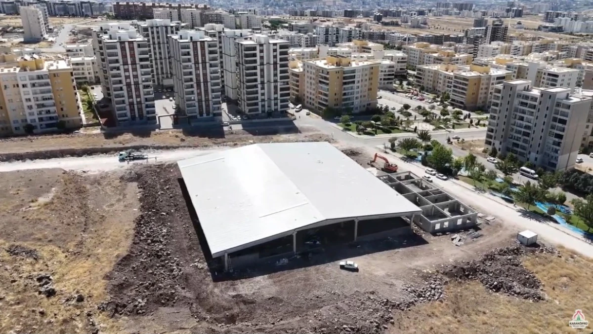 SEYRANTEPE'DE MODERN SEMT PAZARI YÜKSELİYOR
