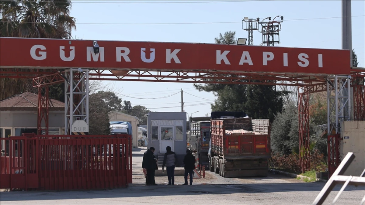 Suriye ile ticaret yapan ŞUTSO &uuml;yelerine Ak&ccedil;akale G&uuml;mr&uuml;k Kapısı'ndan ge&ccedil;iş kolaylığı getirildi