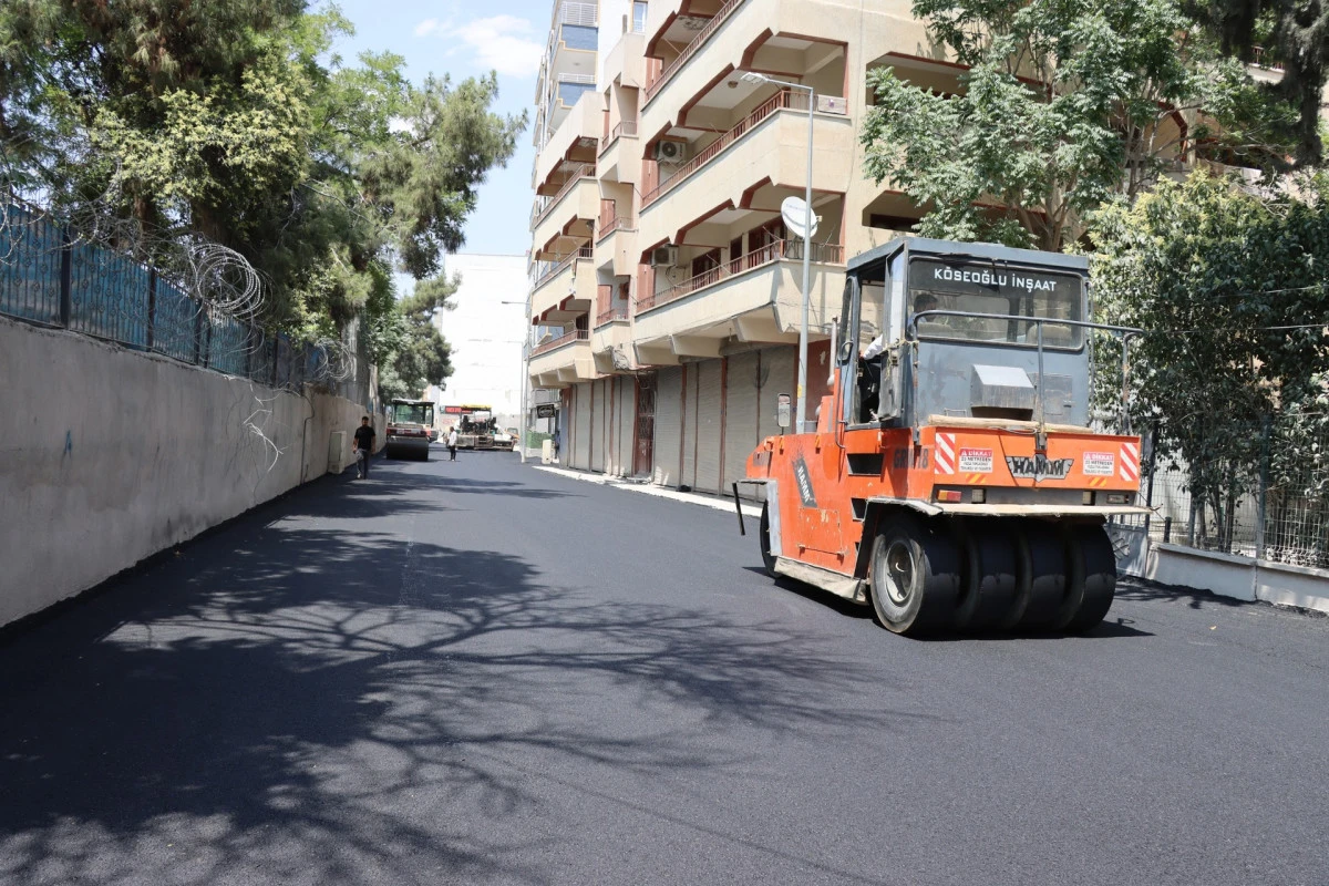 SURUÇ’TA YOLLAR YENİLENİYOR, VATANDAŞLAR MEMNUN