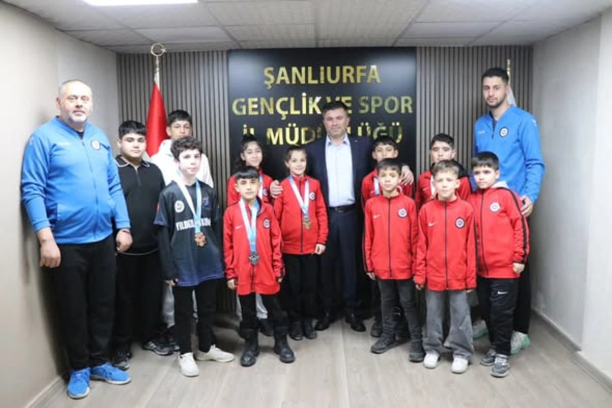 Viranşehirli Yıldız Karatecilerden İl M&uuml;d&uuml;r&uuml; İsa Yazıcı&rsquo;ya Ziyaret