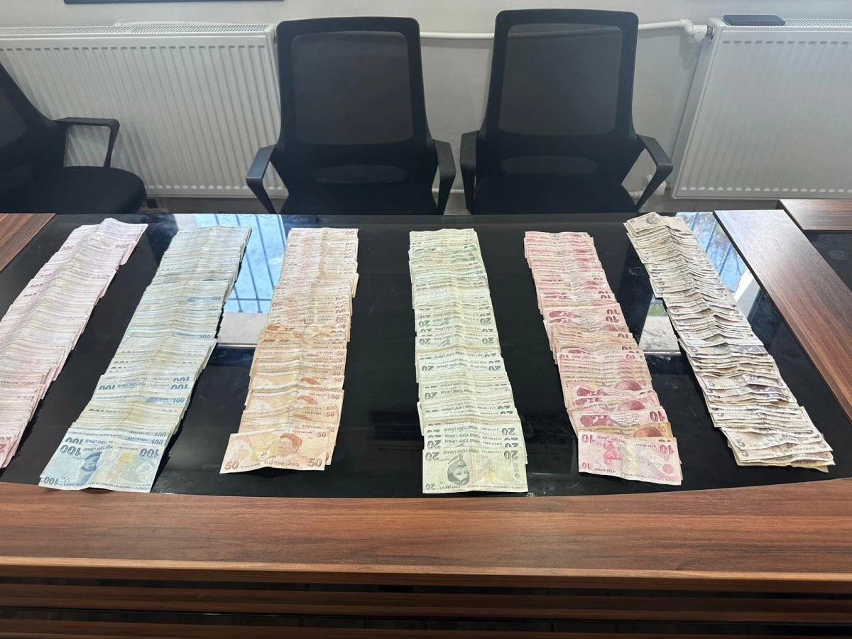 Yakalanan dilencinin &uuml;zerinden 60 bin lira &ccedil;ıktı