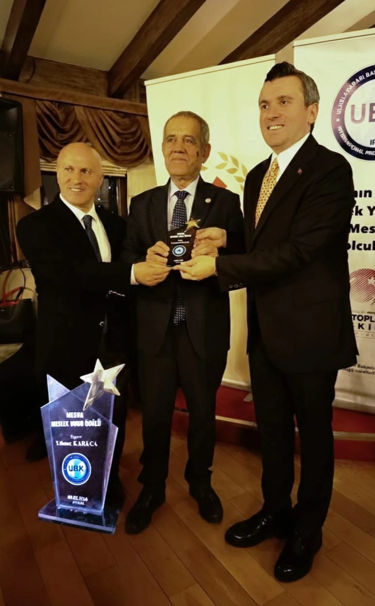 Yılmaz Karaca&rsquo;ya "Medya Meslek Onur &Ouml;d&uuml;l&uuml;"