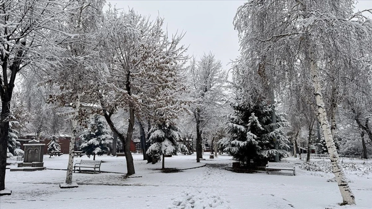Yurdun bazı kesimlerinde kar etkili oldu